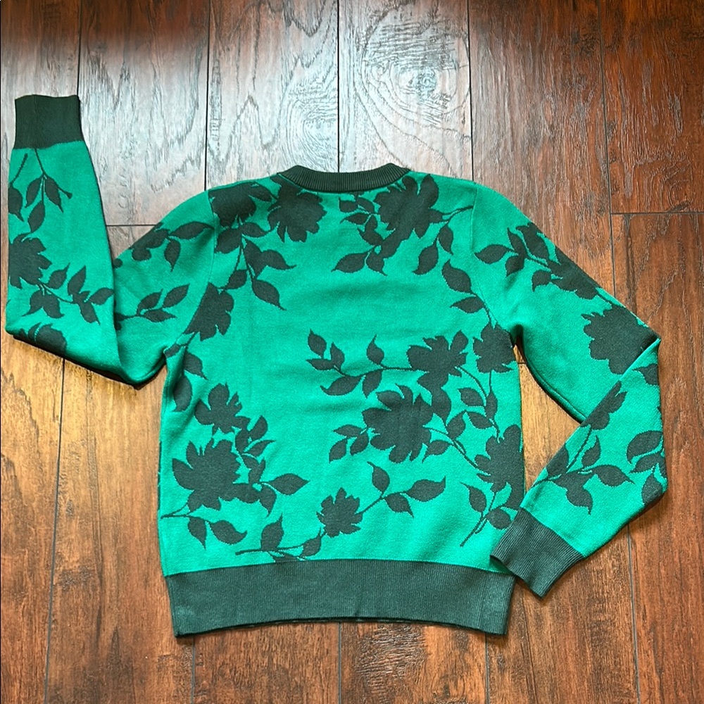 Staccato Green Crewneck Sweater with Floral Design - Picture 4 of 4
